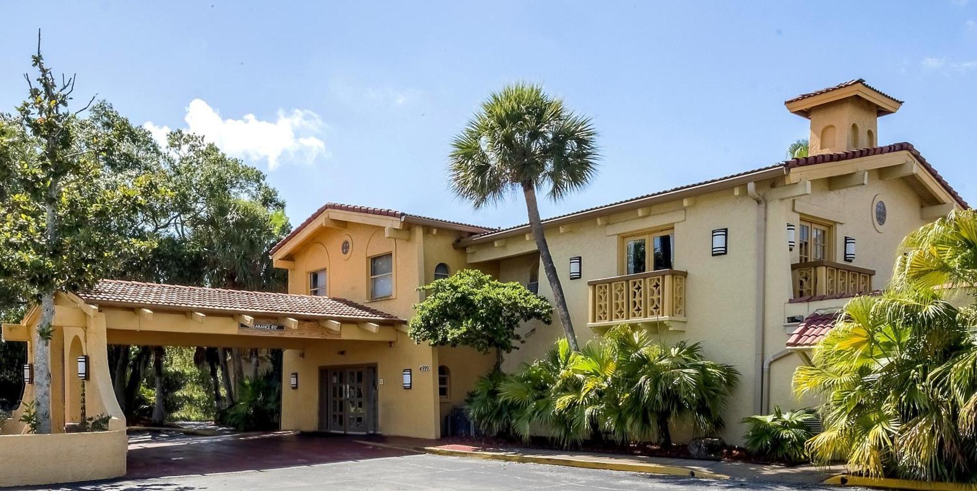 9 Budget Hotels Near Northside Hosp & Heart Inst for Less