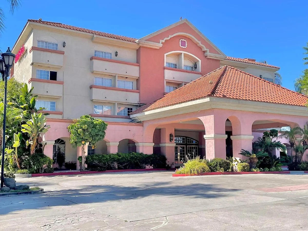 Staying Near Almansor Park: 4 Business Hotels Compared